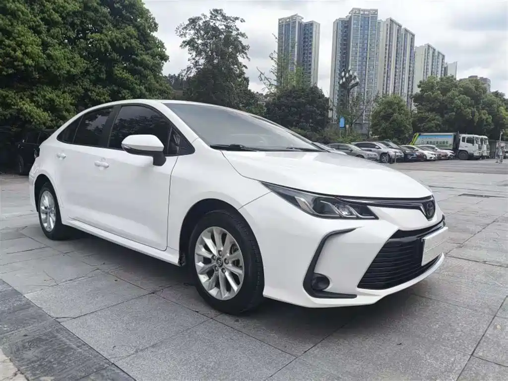 Toyota Corolla — фото 7