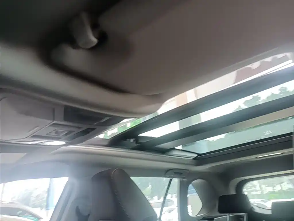 Toyota RAV4 — фото 18