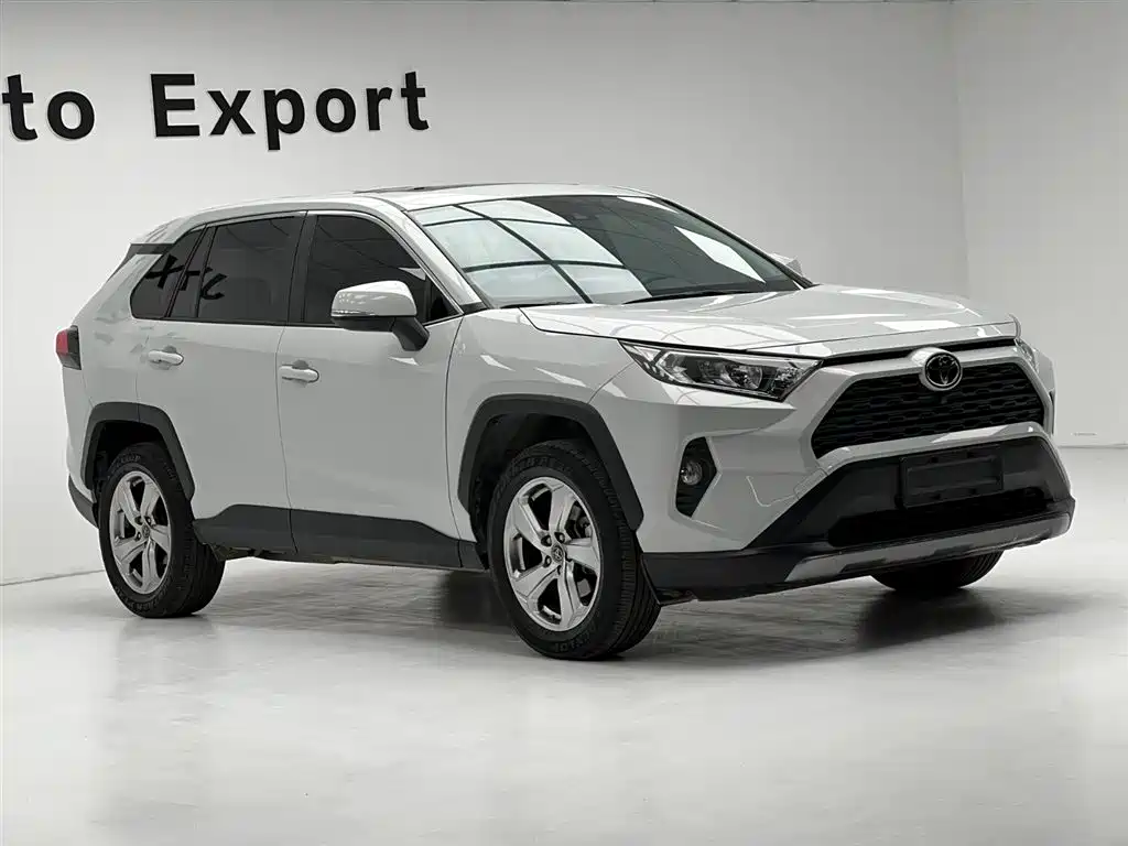 Toyota RAV4 — фото 3