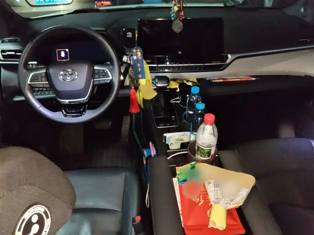 Toyota Granvia — фото 13