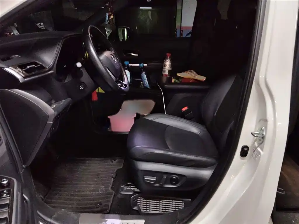 Toyota Granvia — фото 8