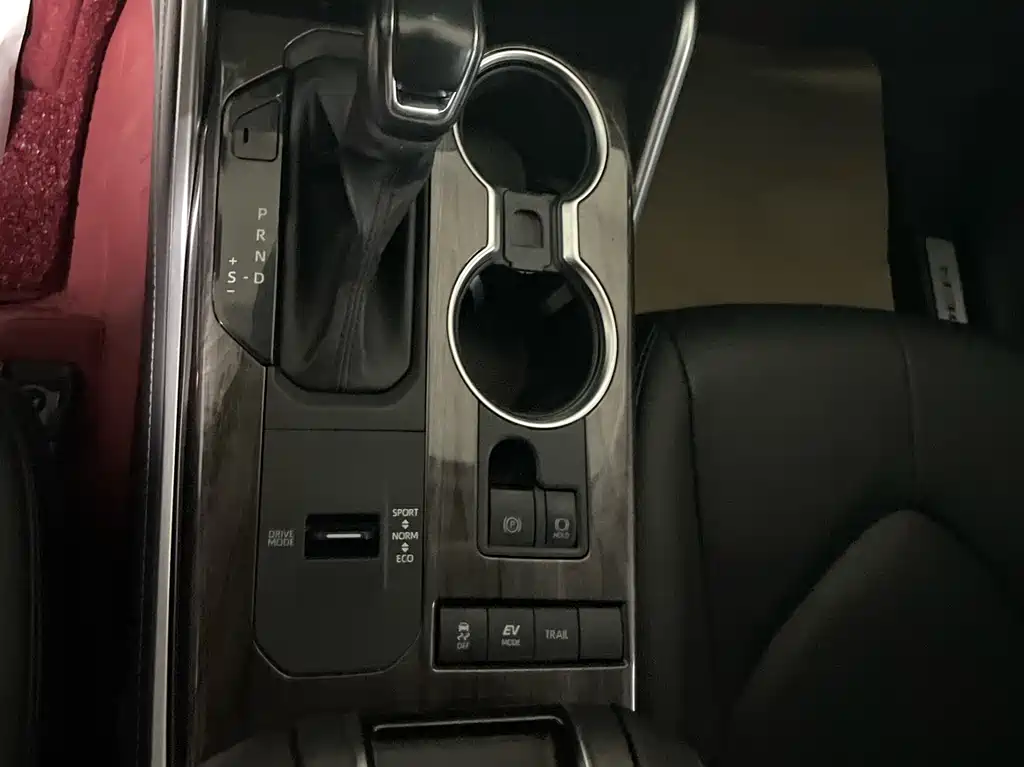 Toyota Highlander — фото 18