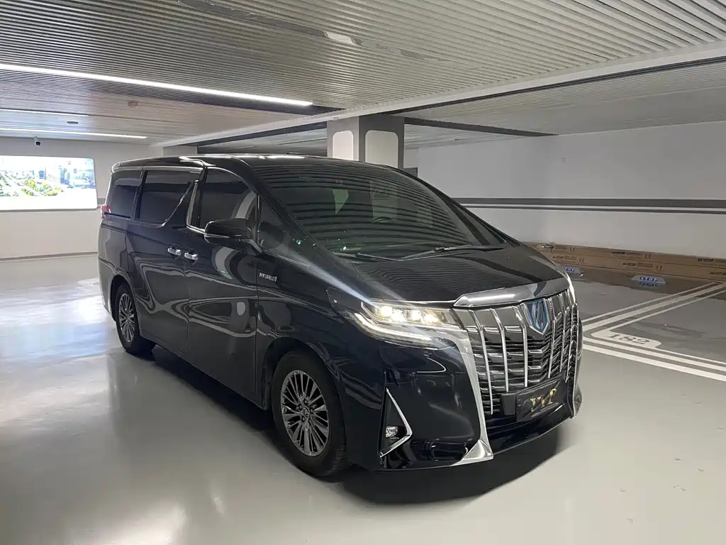Toyota Alphard — фото 3