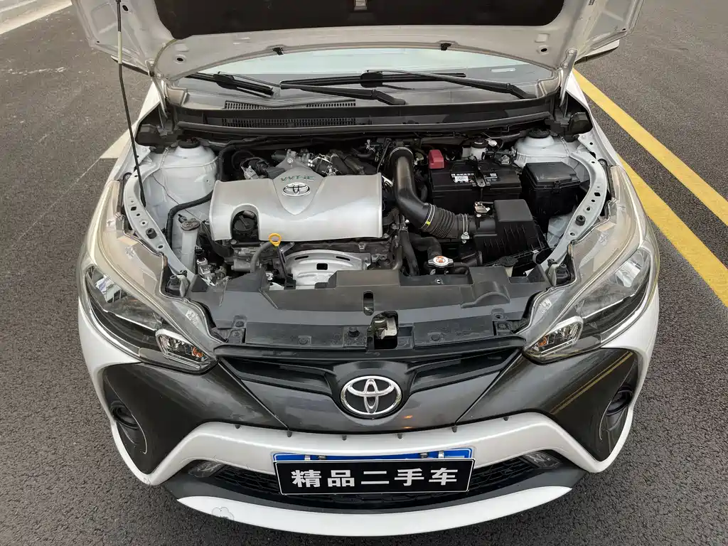 Toyota Yaris L — фото 17