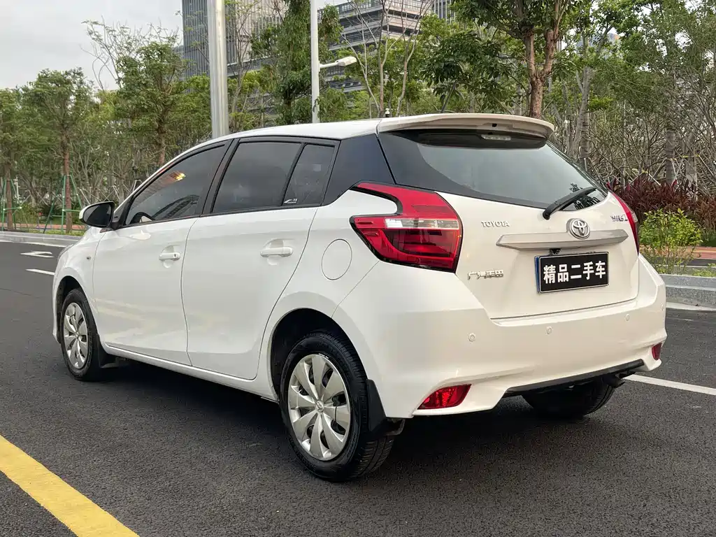 Toyota Yaris L — фото 19