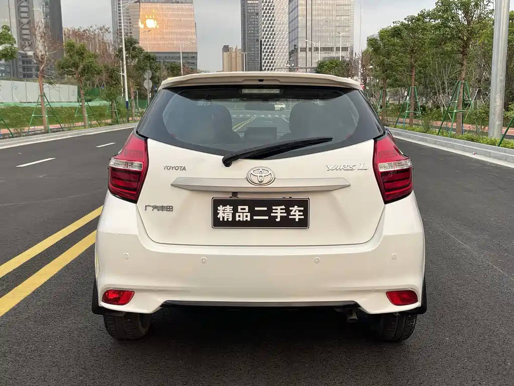 Toyota Yaris L — фото 20
