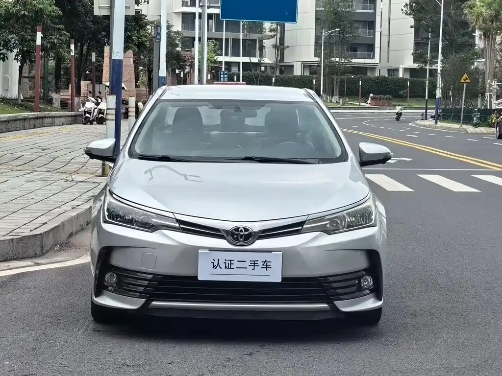 Toyota Corolla — фото 2