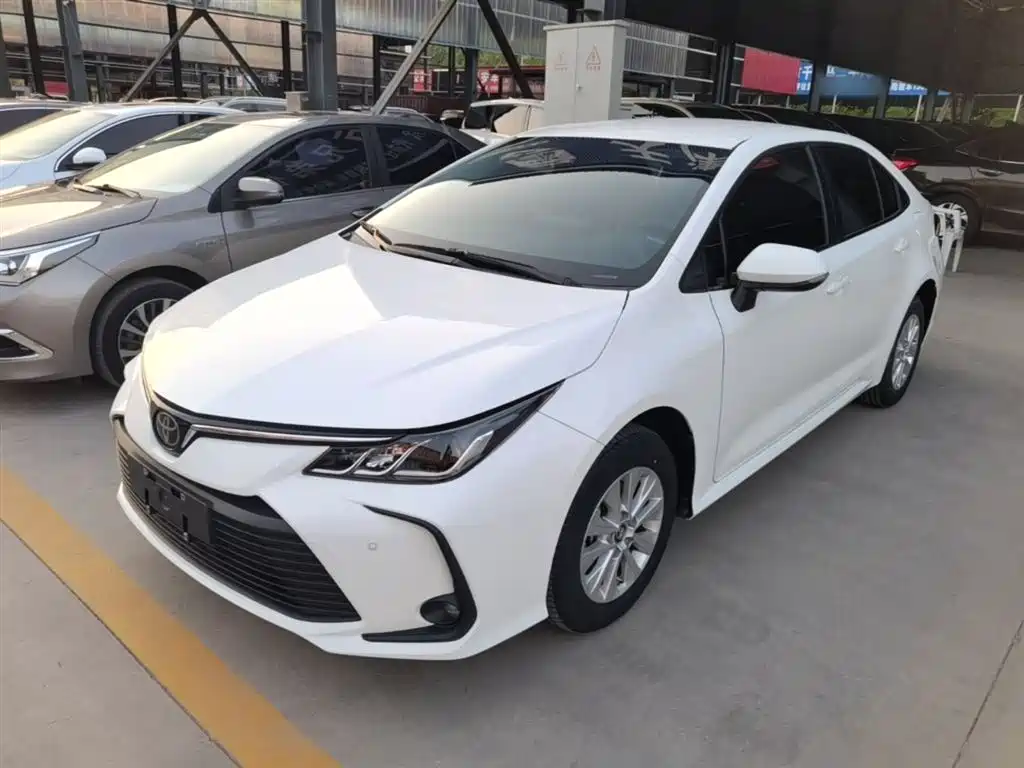 Toyota Corolla — фото 2