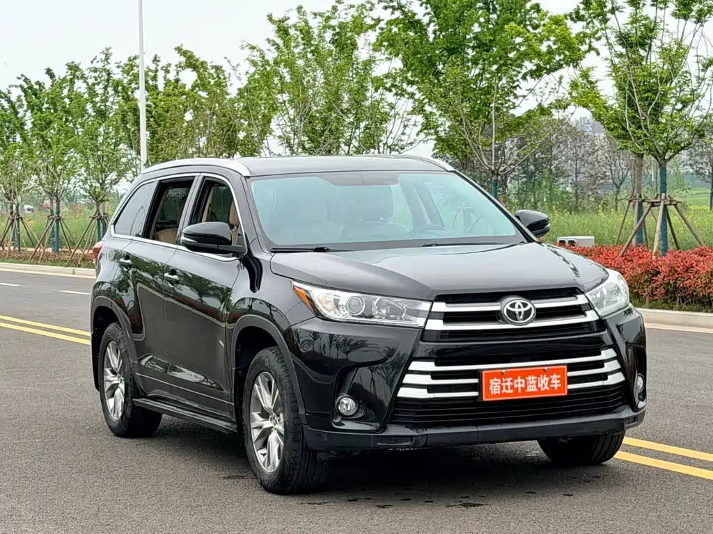 Toyota Highlander — фото 3