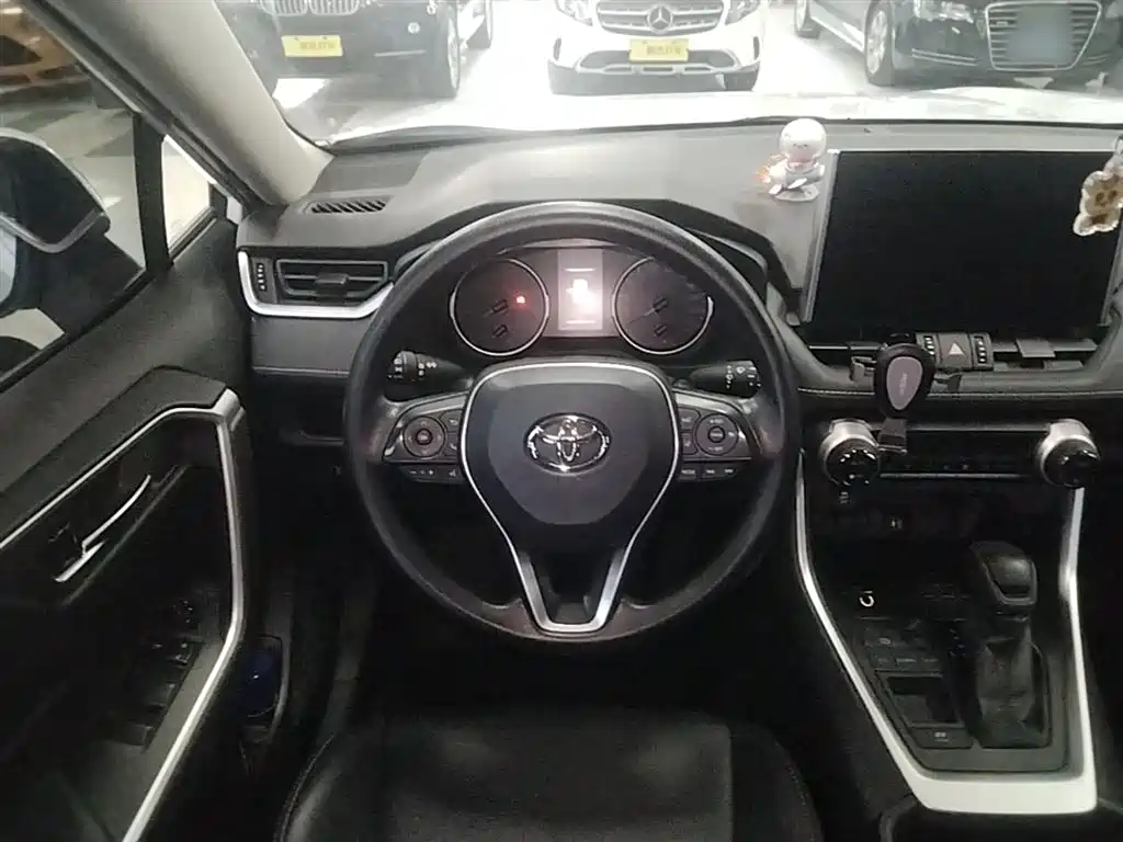 Toyota Wildlander — фото 11