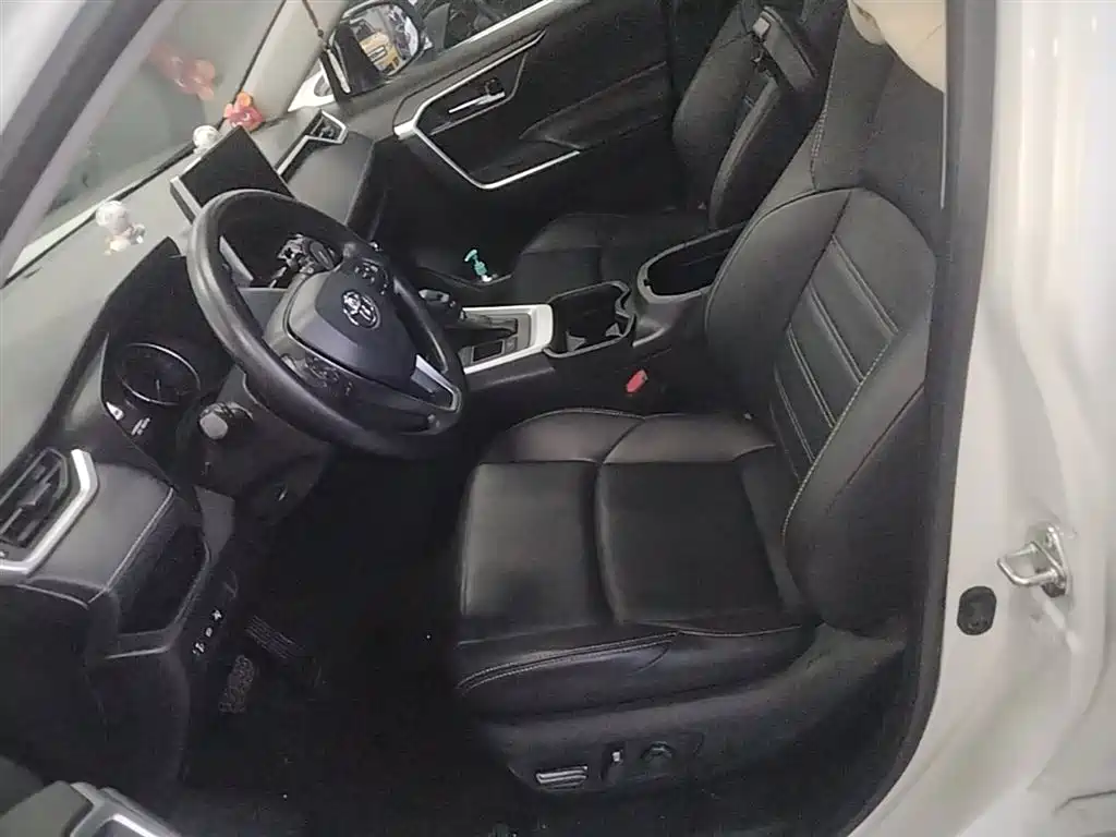 Toyota Wildlander — фото 15