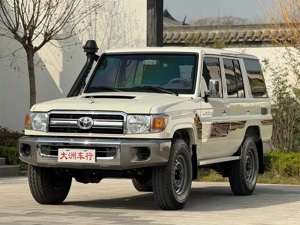 Toyota Land Cruiser — фото 3