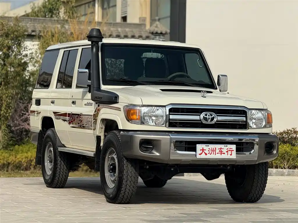 Toyota Land Cruiser — фото 4