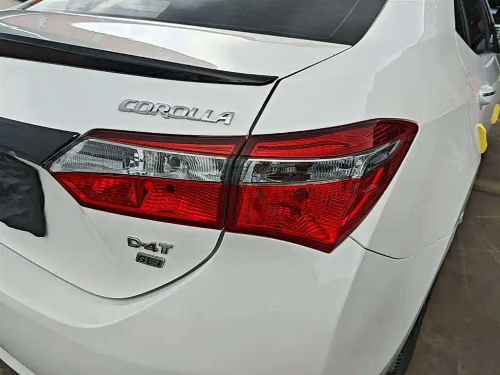 Toyota Corolla — фото 8