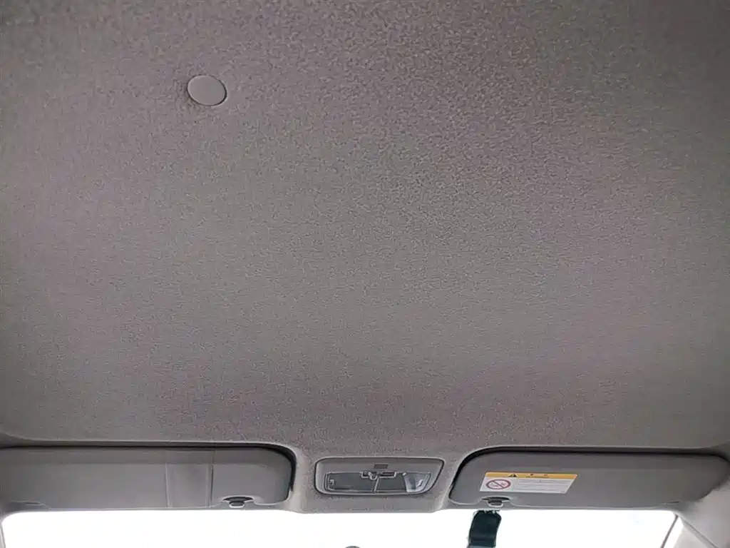 Toyota Yaris L — фото 18