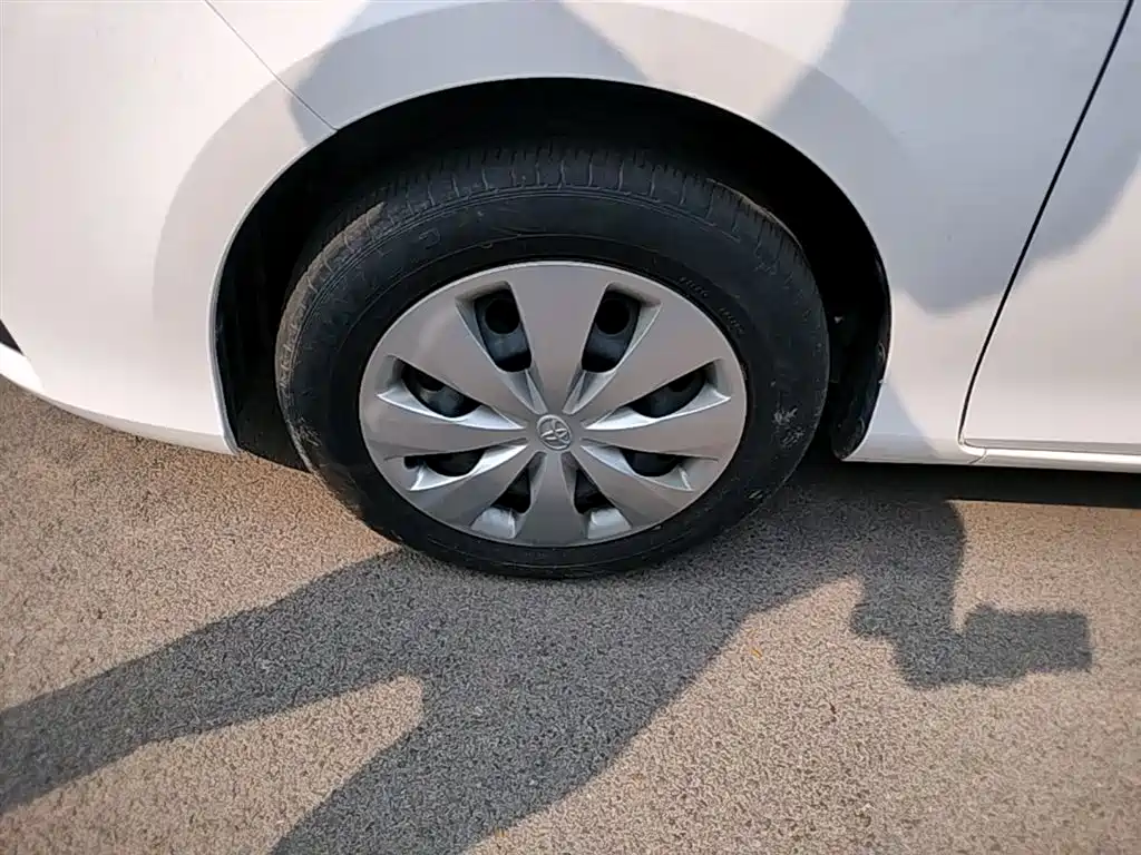 Toyota Yaris L — фото 23
