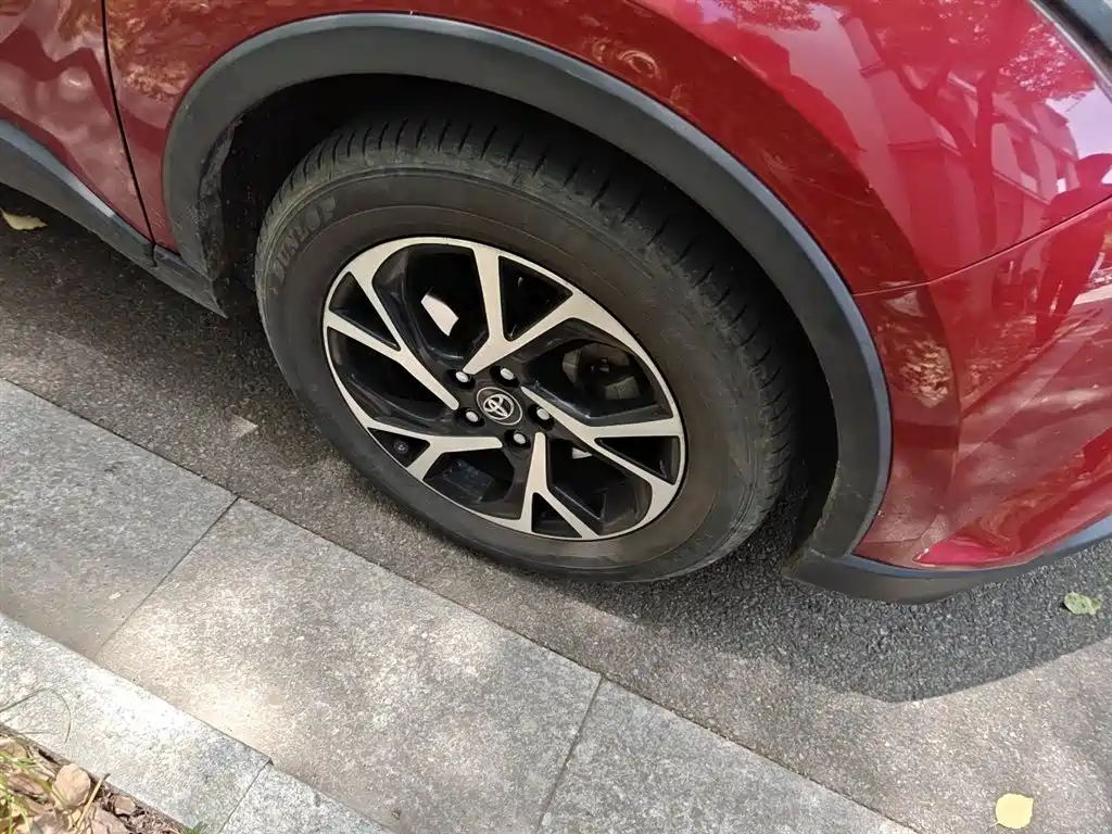 Toyota C-HR — фото 23