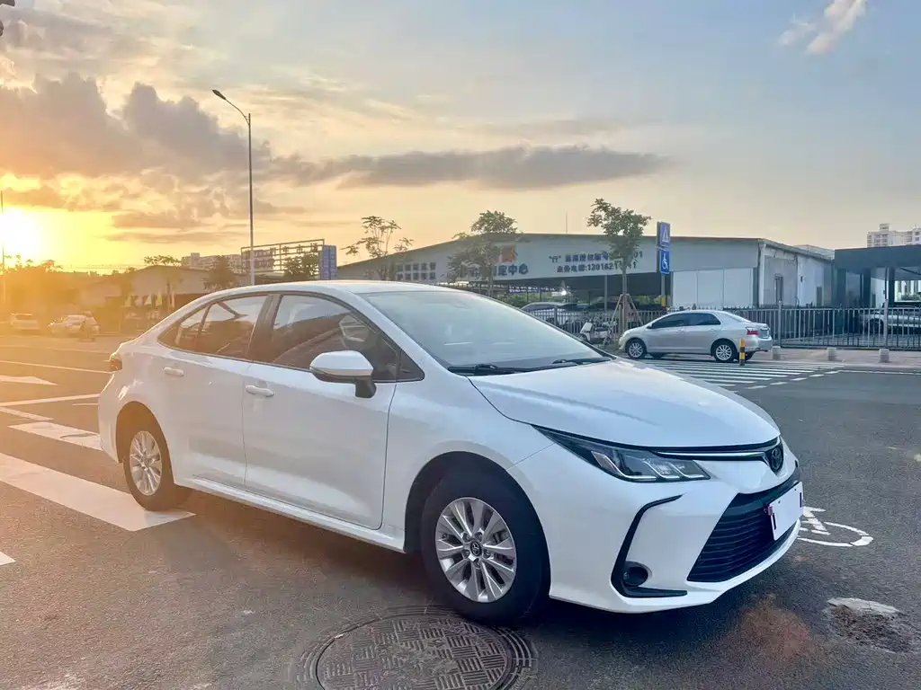 Toyota Corolla — фото 3