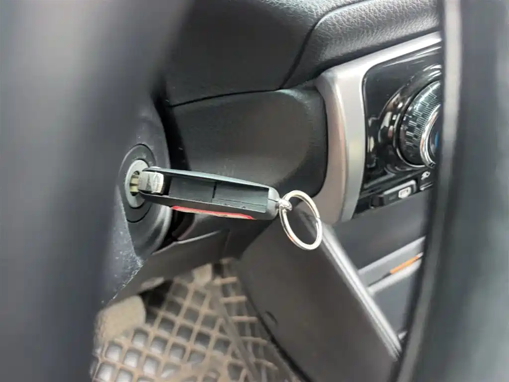 Toyota Yaris L — фото 9