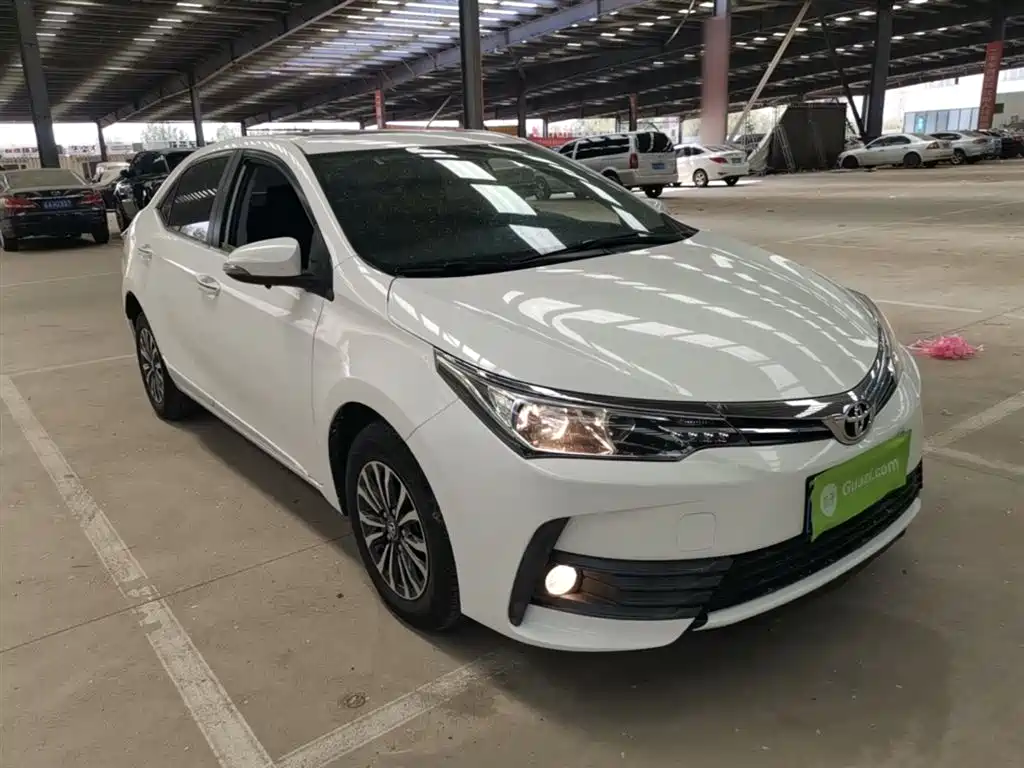 Toyota Corolla — фото 4