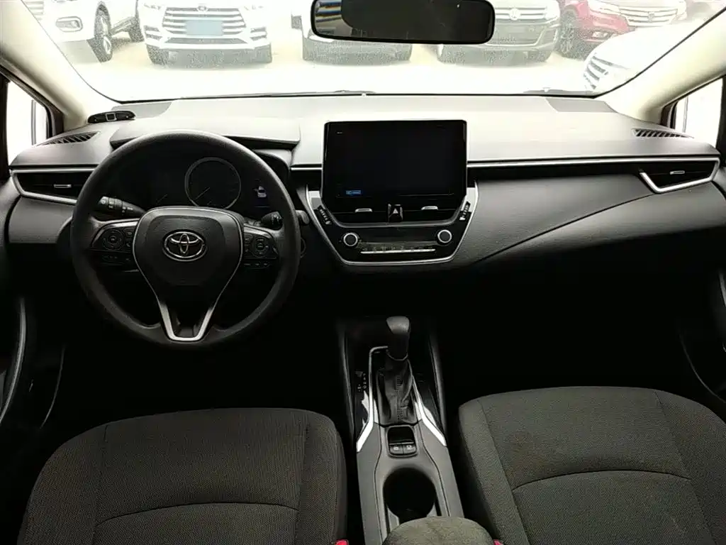 Toyota Corolla — фото 10