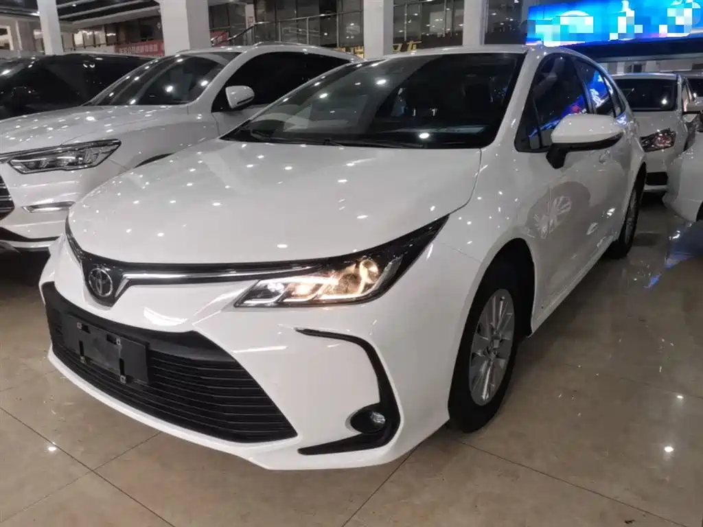 Toyota Corolla — фото 2