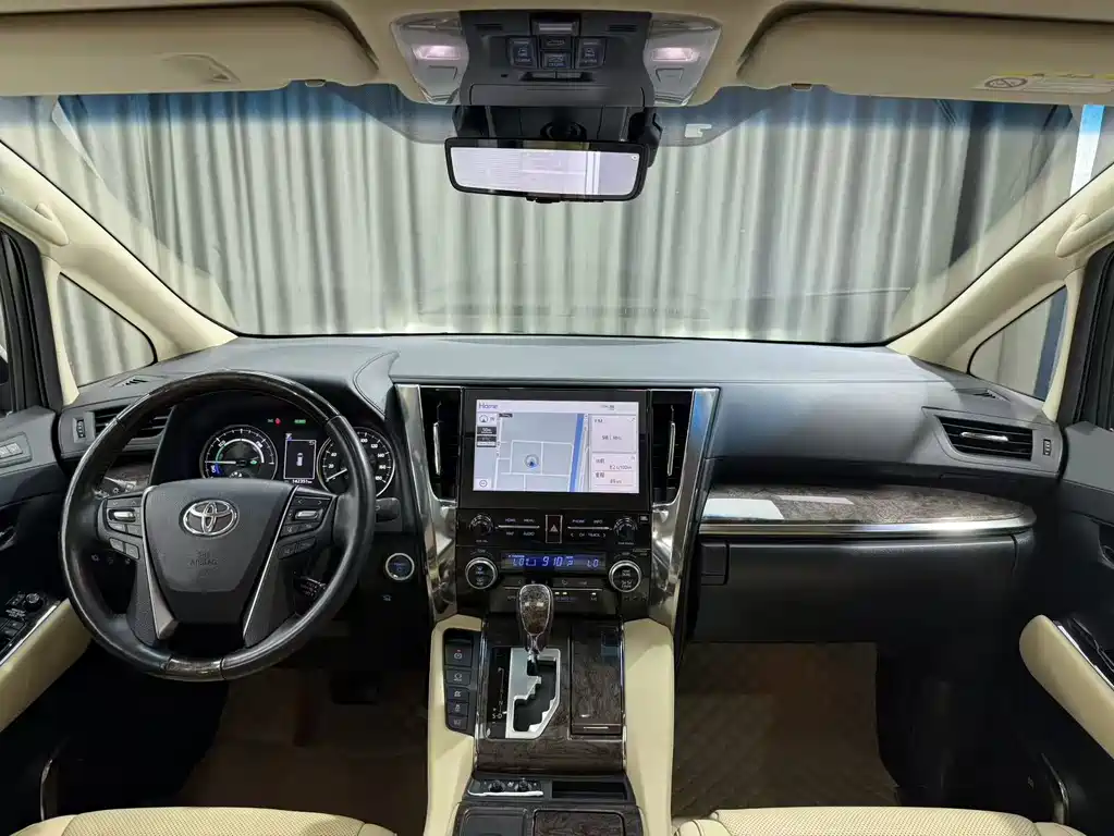 Toyota Vellfire — фото 7