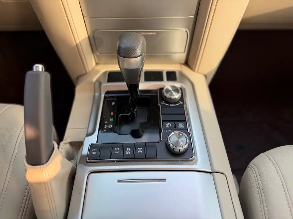 Toyota Land Cruiser — фото 9