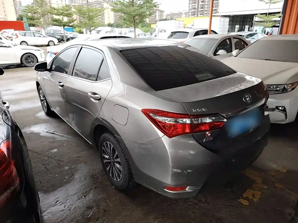 Toyota Corolla — фото 5