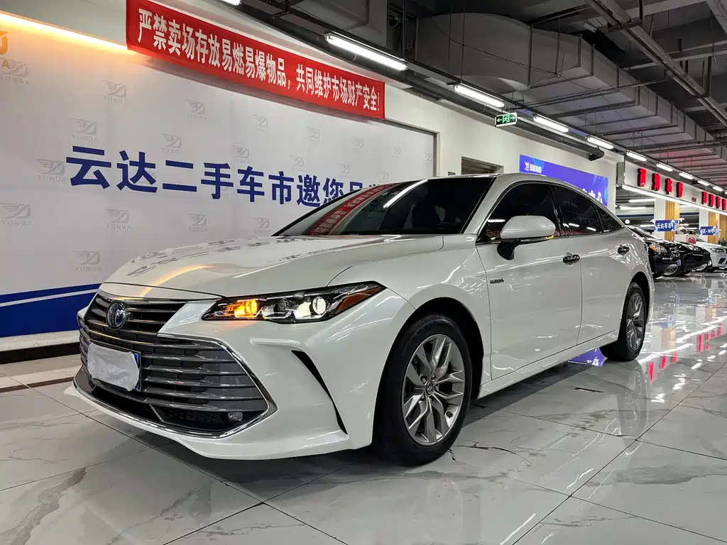 Toyota Avalon — фото 2