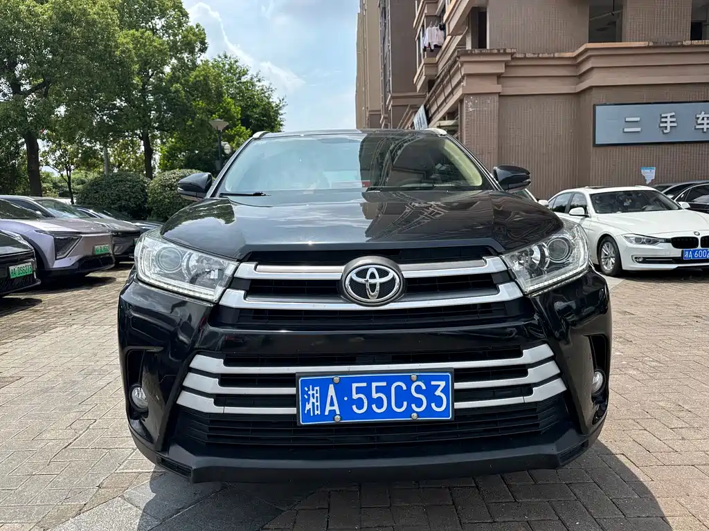 Toyota Highlander — фото 2