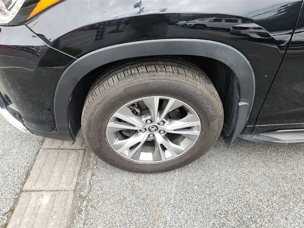 Toyota Highlander — фото 23