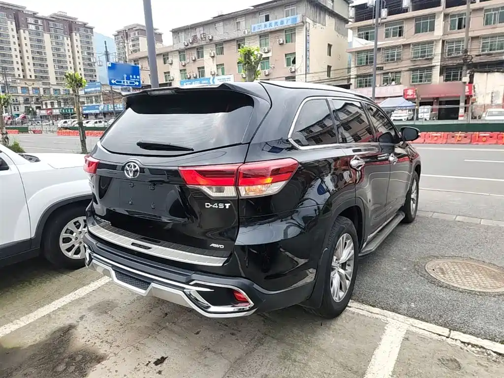 Toyota Highlander — фото 7