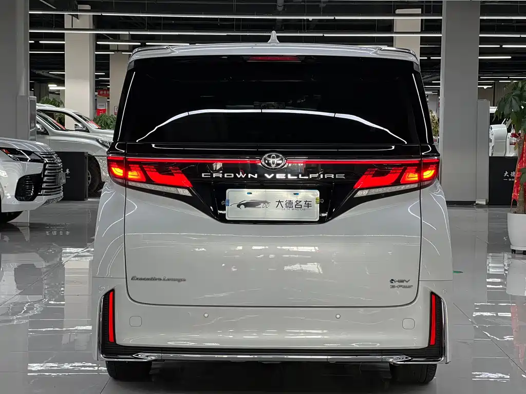Toyota Vellfire — фото 5