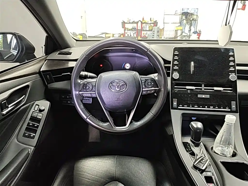 Toyota Avalon — фото 11