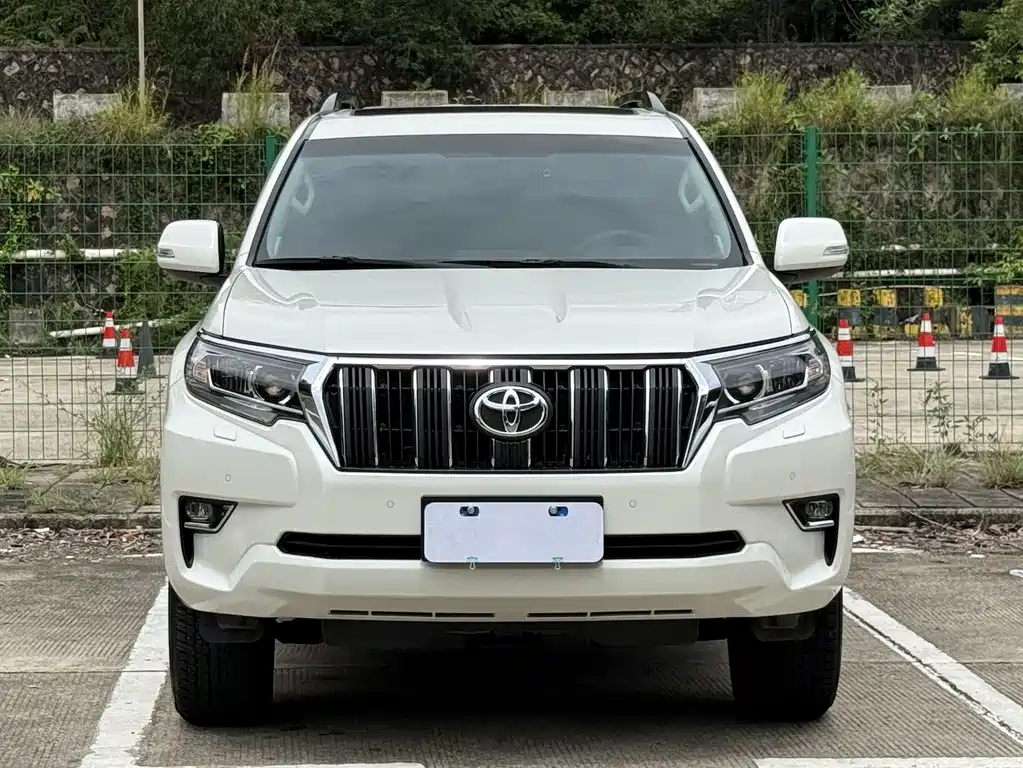 Toyota Prado — фото 2