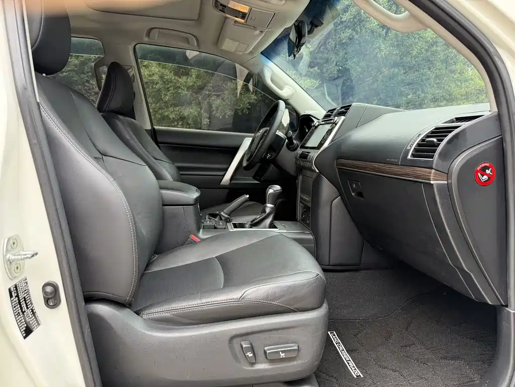 Toyota Prado — фото 11
