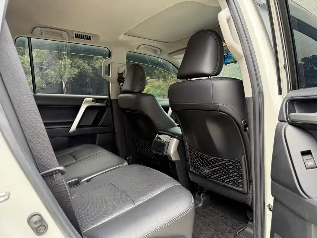 Toyota Prado — фото 13