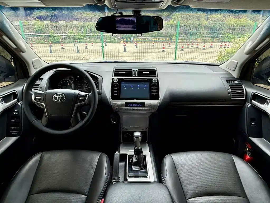 Toyota Prado — фото 14