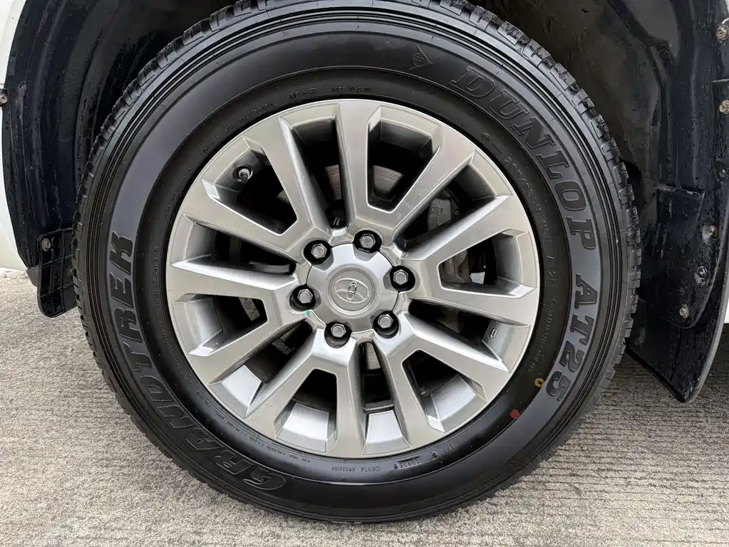 Toyota Prado — фото 19