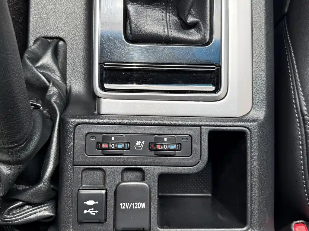 Toyota Prado — фото 20
