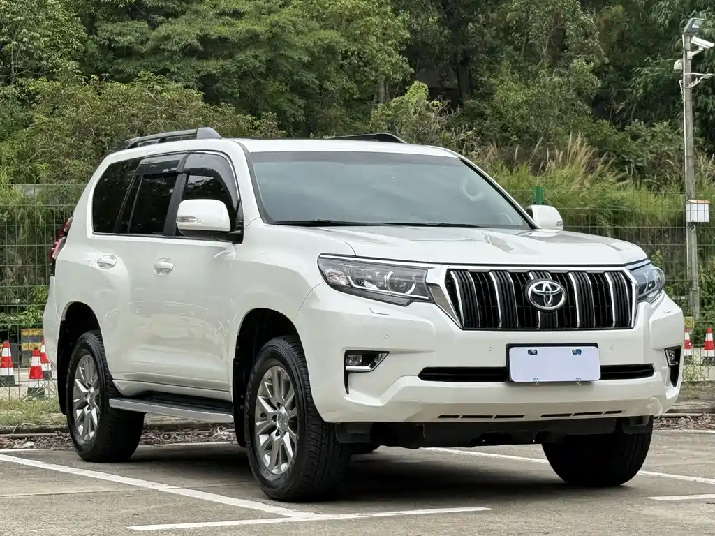 Toyota Prado — фото 3
