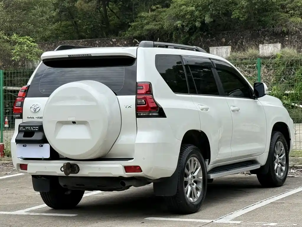 Toyota Prado — фото 5