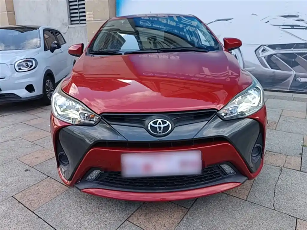 Toyota Yaris L — фото 3