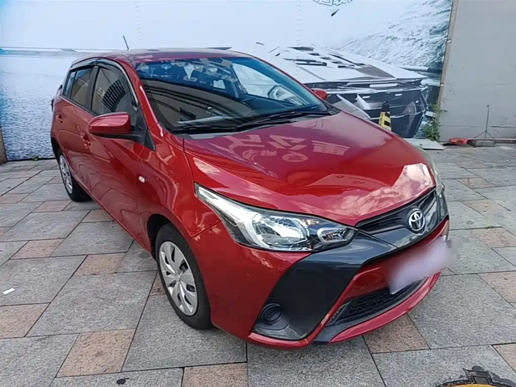 Toyota Yaris L — фото 4