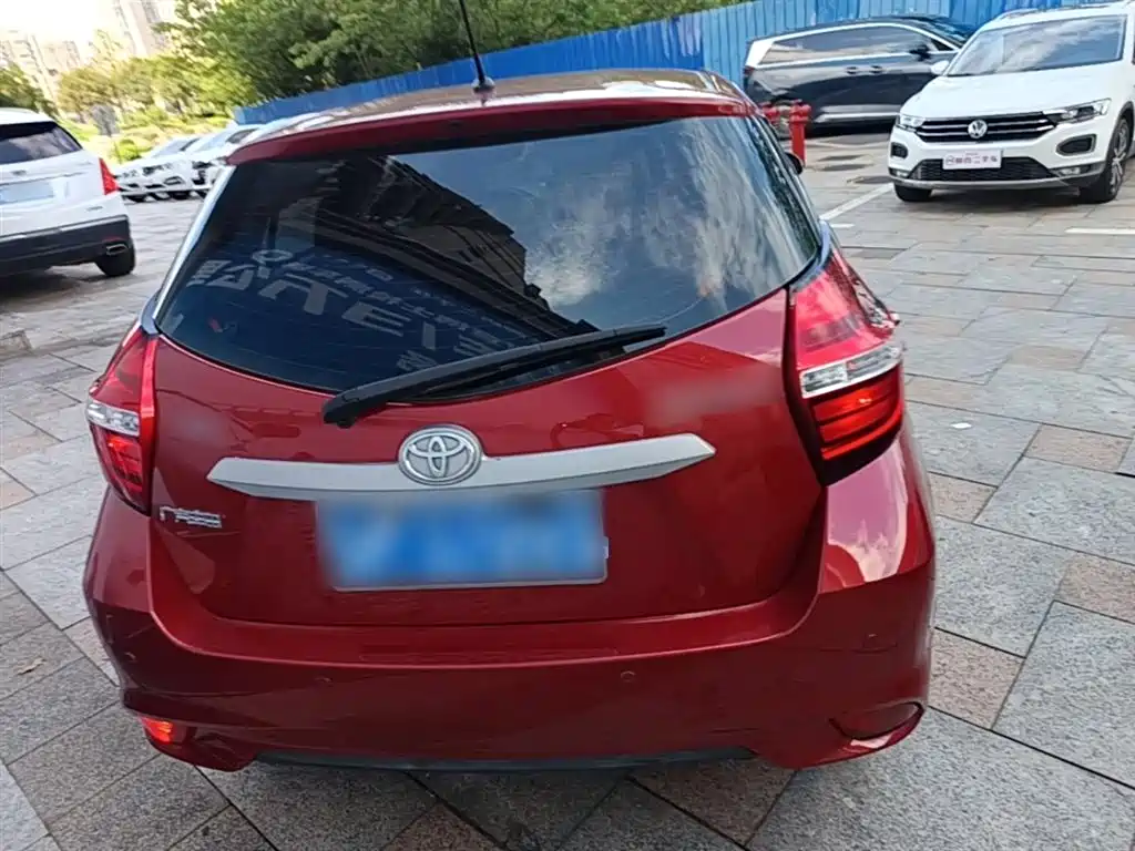 Toyota Yaris L — фото 6