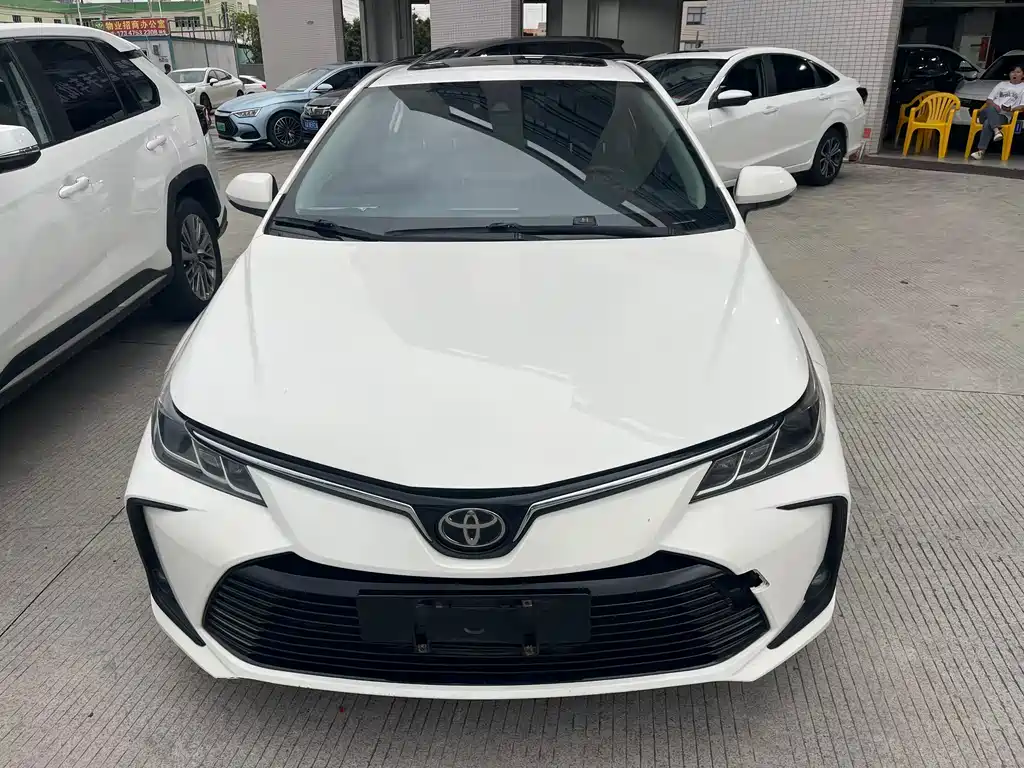 Toyota Corolla — фото 2