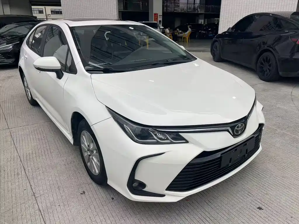 Toyota Corolla — фото 3