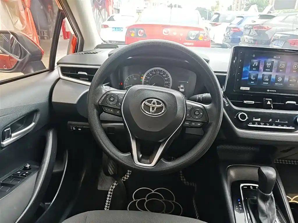 Toyota Corolla — фото 11