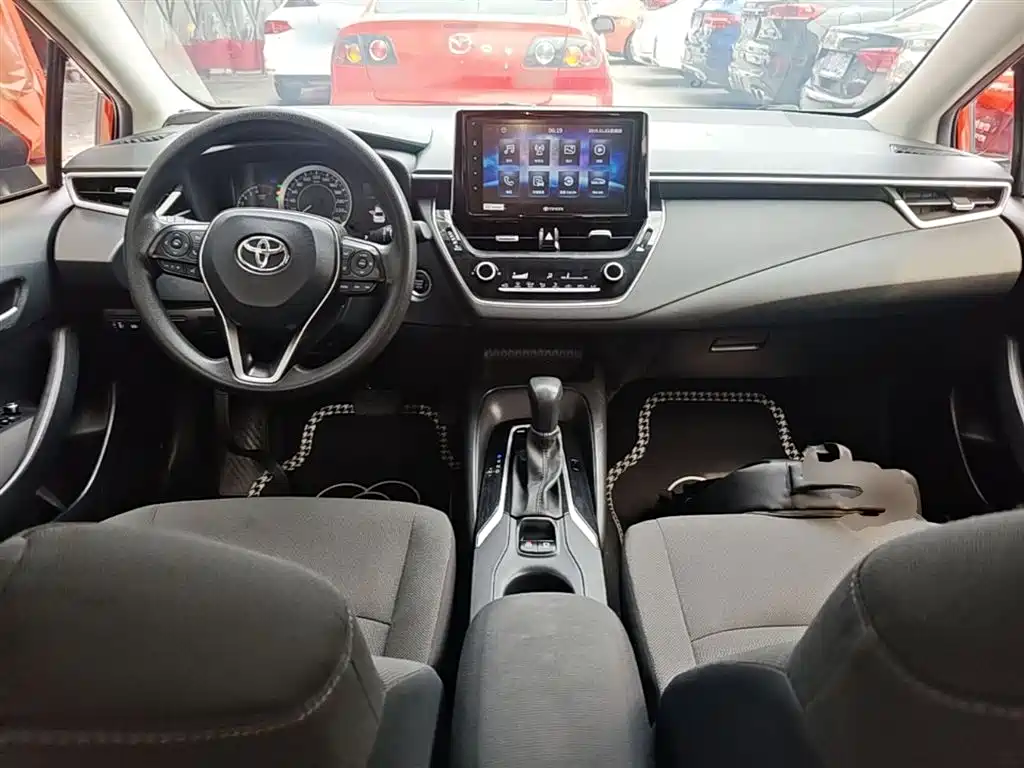 Toyota Corolla — фото 10